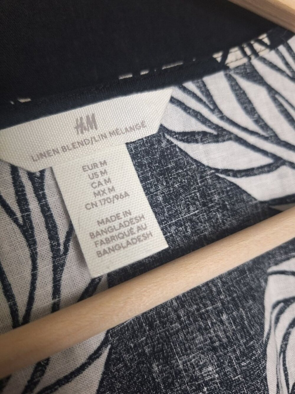 💙 H&M Linen Cotton Wrap Dress Size M Black Cream Tropical Leaf Print Long Sleev - Picture 3 of 8